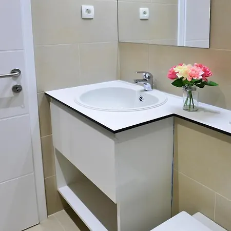 En-suite Iris On Rokova Street - 5 Min Walk To The Old Town Of Maison d'hôtes *