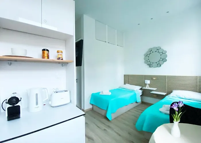 בית הארחה En-suite Iris On Rokova Street - 5 Min Walk To The Old Town Of