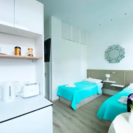 Affittacamere Iris En-suite - Secure & Cozy Base Near Old Town